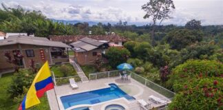 chalet alto bonito